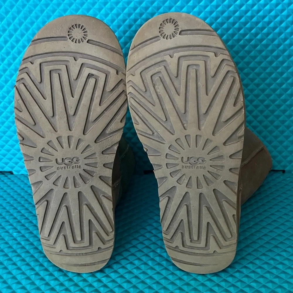 UGG women classic